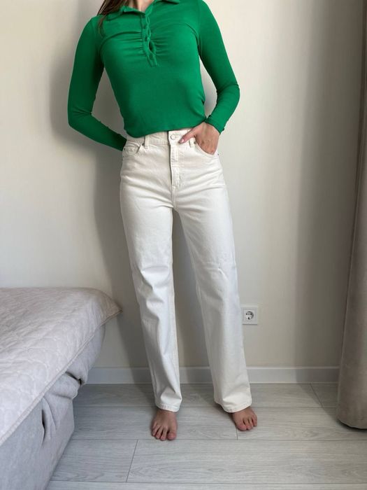 Молочні джинси з високою талією