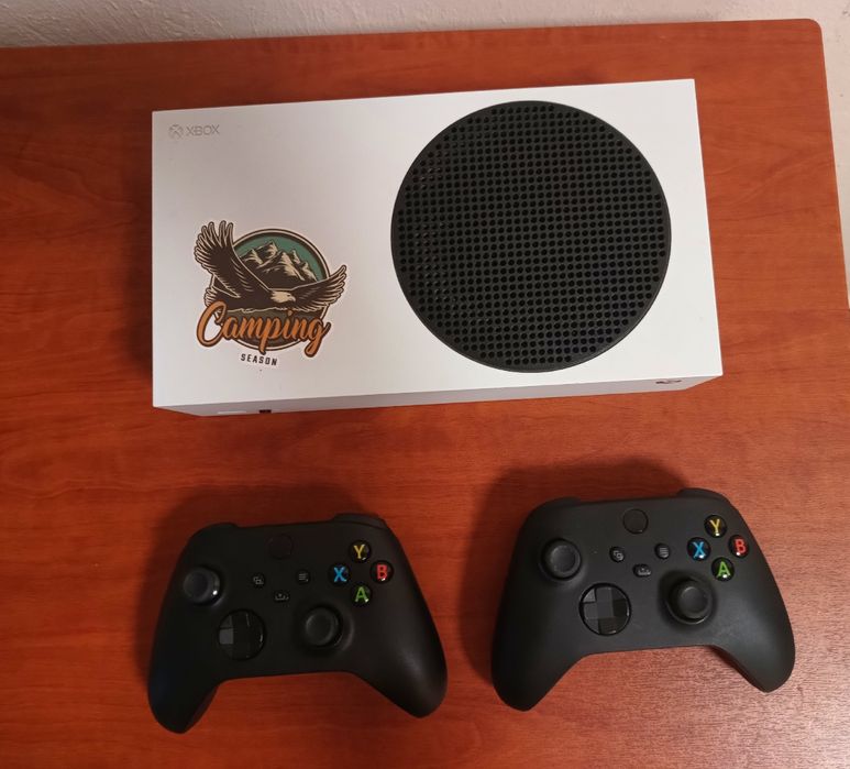 Xbox series S + 2 геймпада + 4 куплені гри