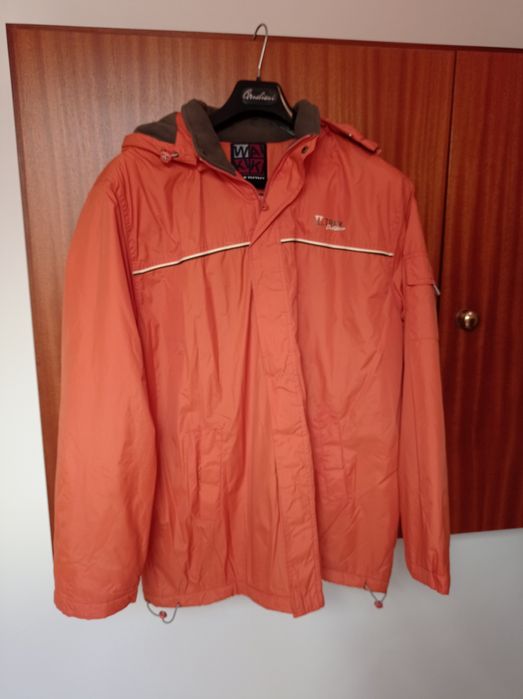 Blusão  Waikiki com carapuço