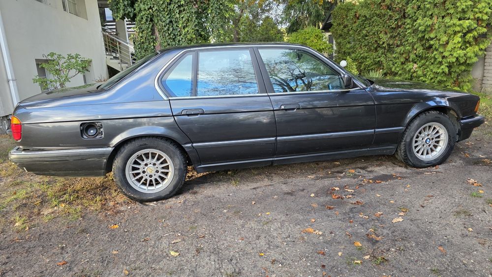 Bmw e32 730 v8 bez rdzy bezwypadkowe ładny stan Transport