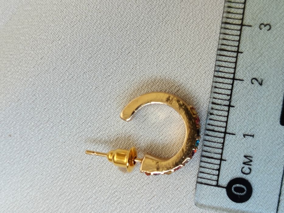 Nowe małe kolczyki z cyrkoniami kolorowe sztyfty wkrętki