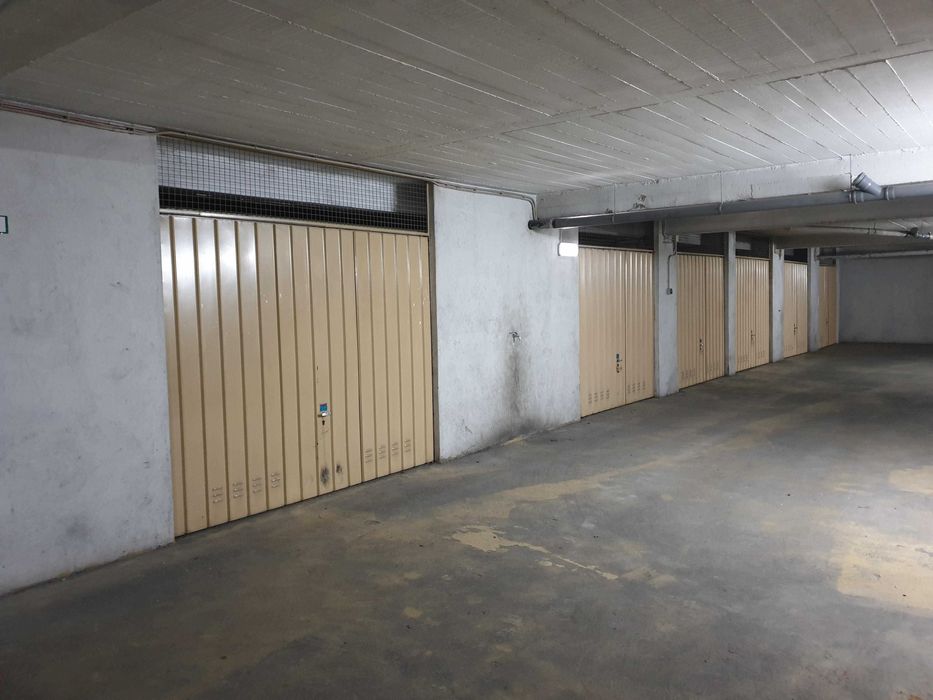 Garagem Box 37m2 Linda a Velha