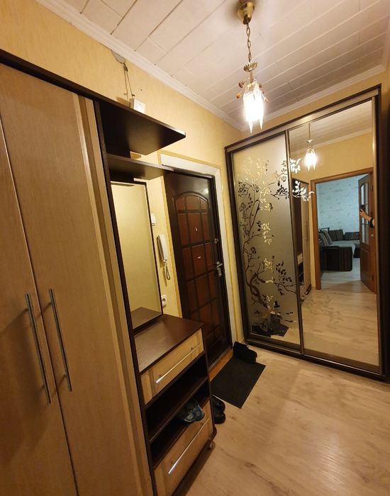 Продам 1-к.квартиру, Роганская 132, с техникой и мебельюй