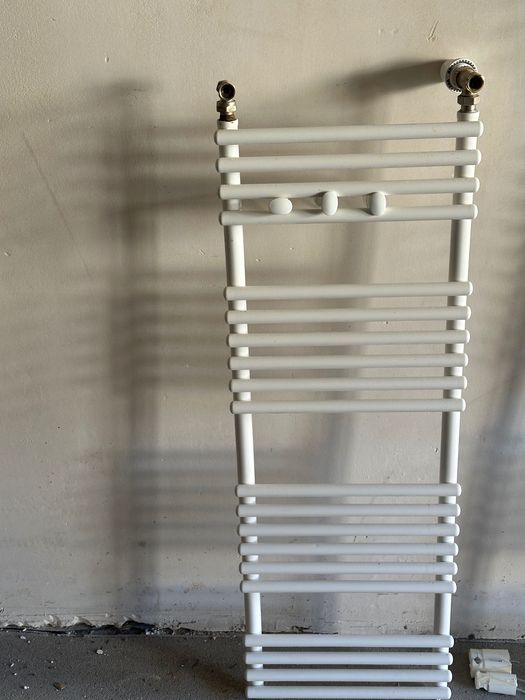 Grzejnik do łazienki 120cm x 40cm Nowy od dewelopera