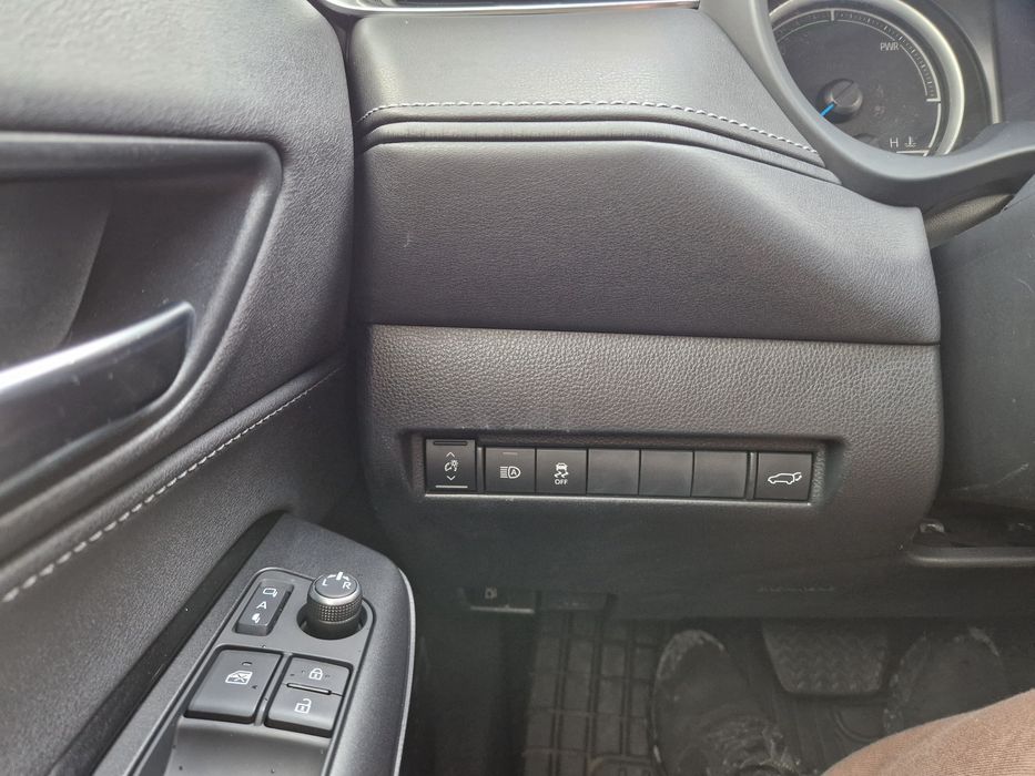 Toyota Venza гібрид 2022рік