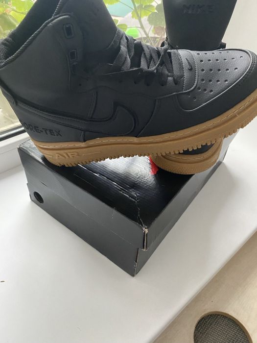 Чоловічі кросівки NIKE AIR FORCE 1 MID