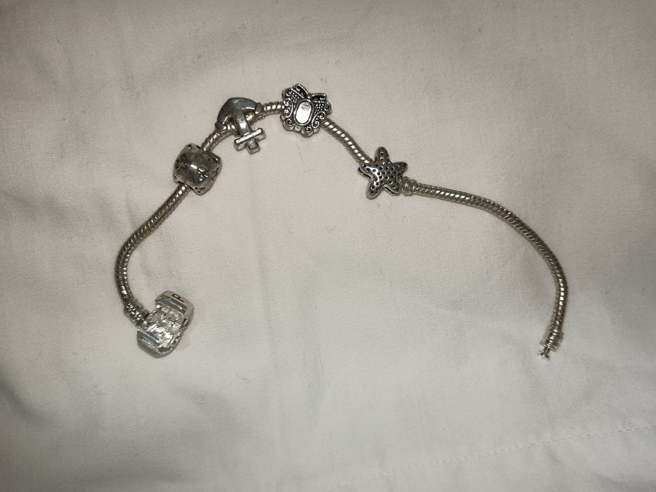 Pulseira com berloques