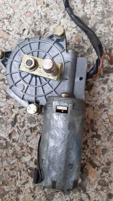 Моторчик склоочисника задній