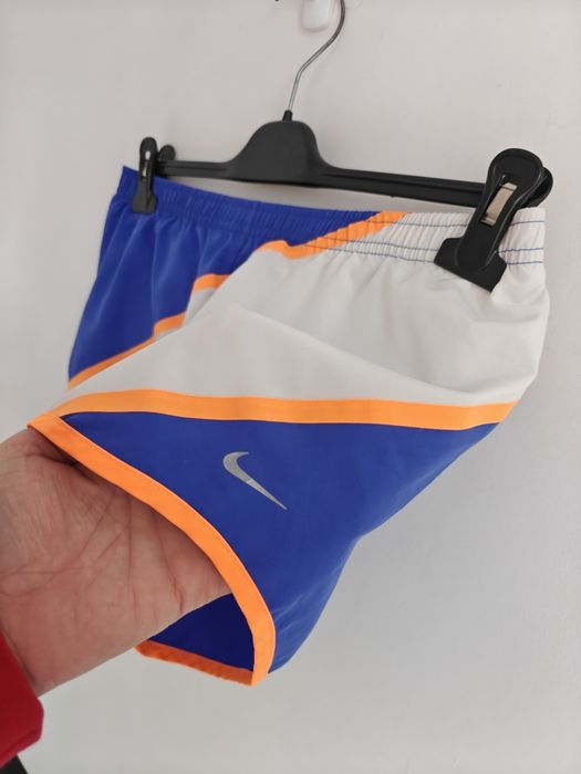 Nike krótkie spodenki sportowe damskie M