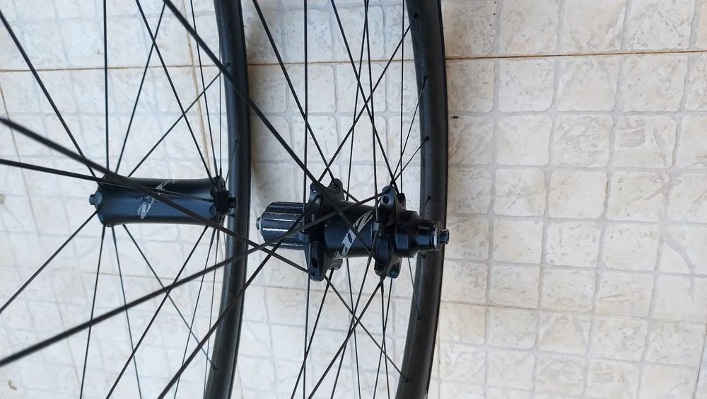 Rodas Zipp em carbono