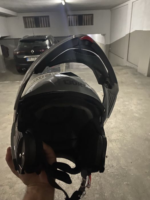 Capacete modular usado com alguna riscos