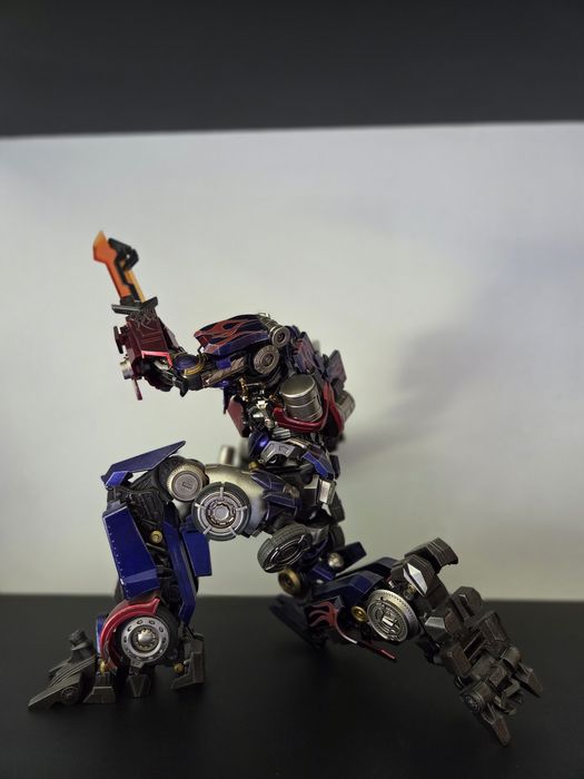 Optimus Prime Revenge of the Fallen DLX Threezero