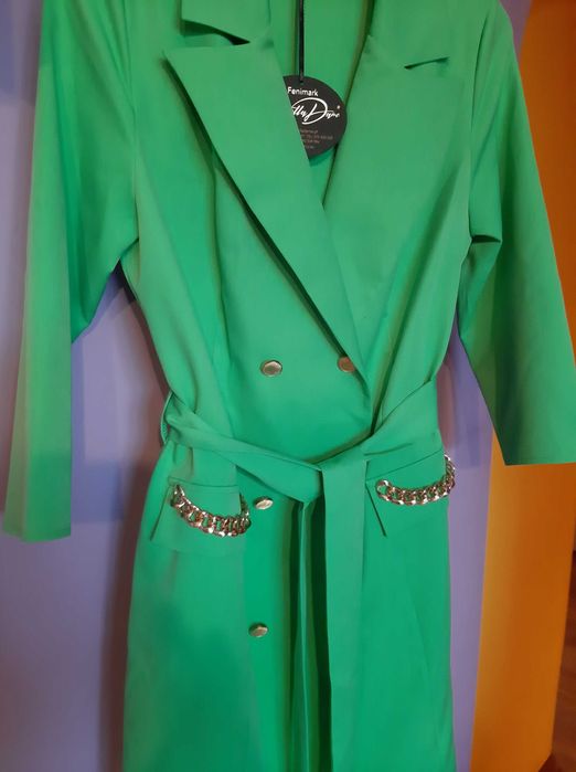 Piękny płaszczyk, sukienka