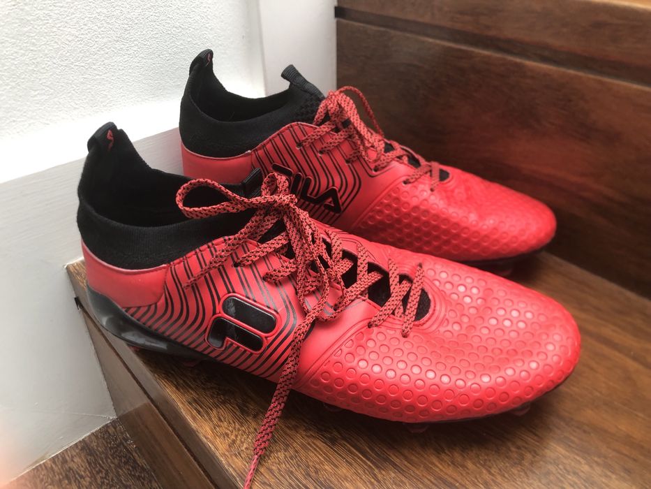 Chuteiras de futebol, tamanho 42, pouquíssimo uso