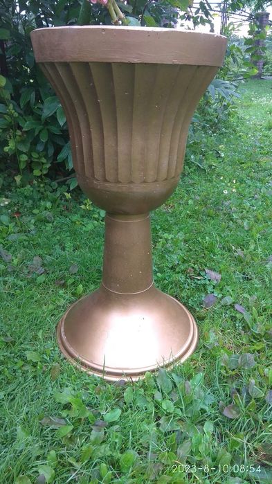 Вази  бетонні вуличні ,