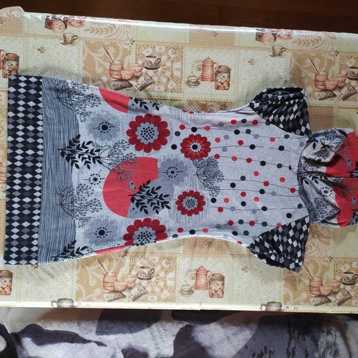 Sukienka dzianinowa z kołnierzem i krótkim rękawkiem (Smashed-lemon)