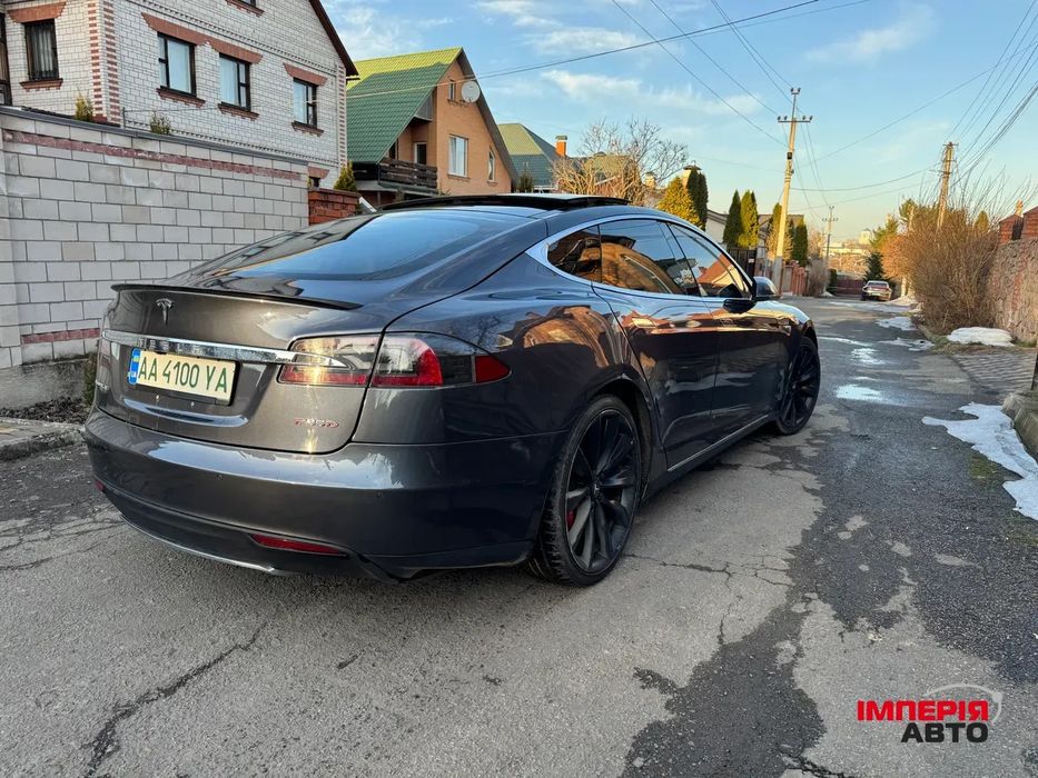 Продам Tesla model s 2015