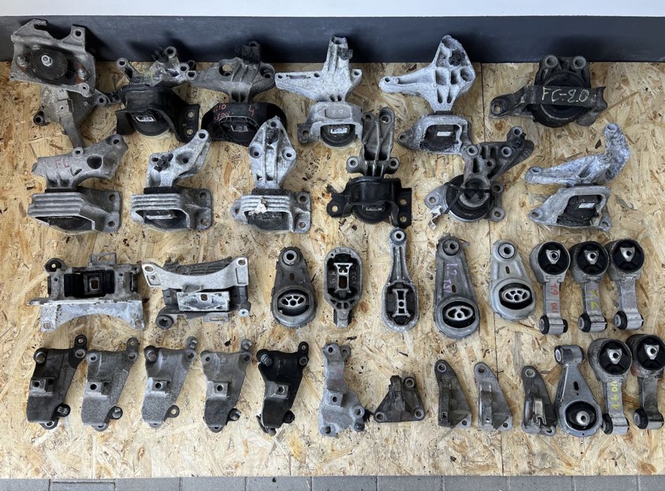 Кронштейн кпп подушка двигуна двигателя  крепление кпп Меган Сценік 3