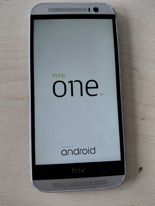 Telefon HTC One i Samsung S3 GT 19305 - uszkodzone