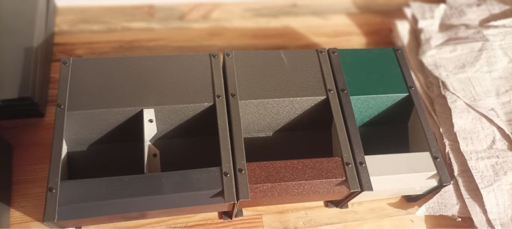 Годівнички, кормушки бункерні для кролів