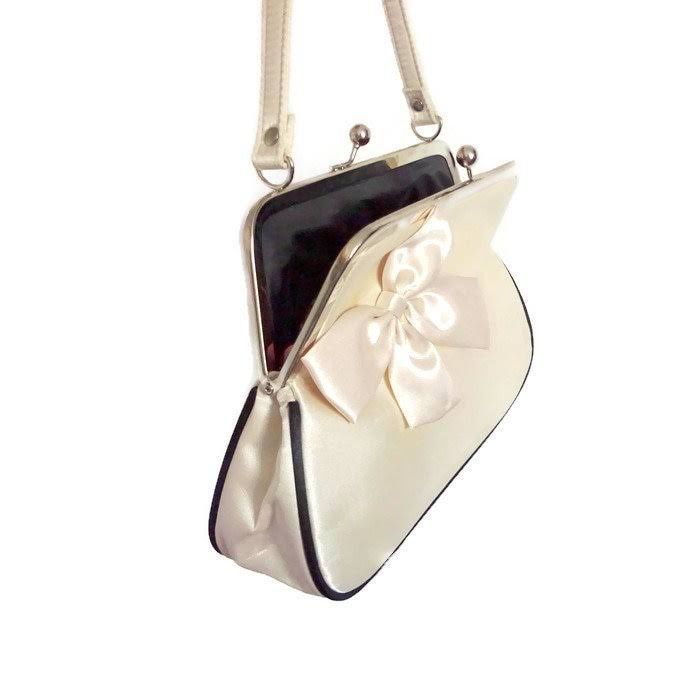 Продам стильную сумочку