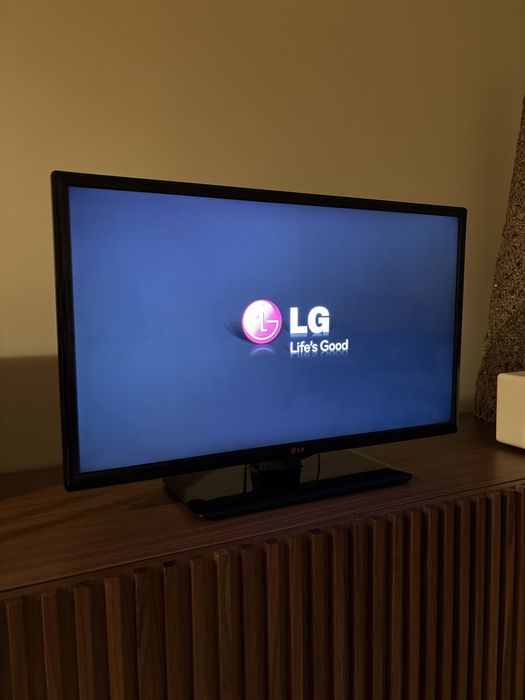 TV LG 32” LED HD Smart TV