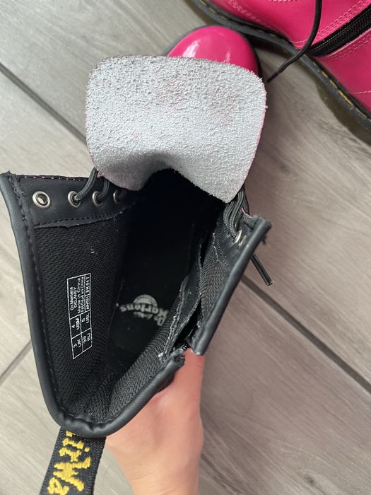Różowe Dr Martens