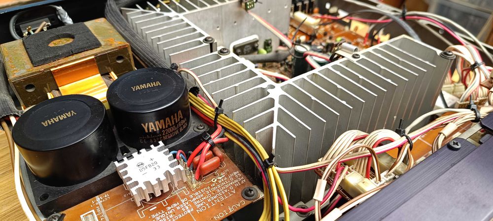 Усилитель Yamaha A-700