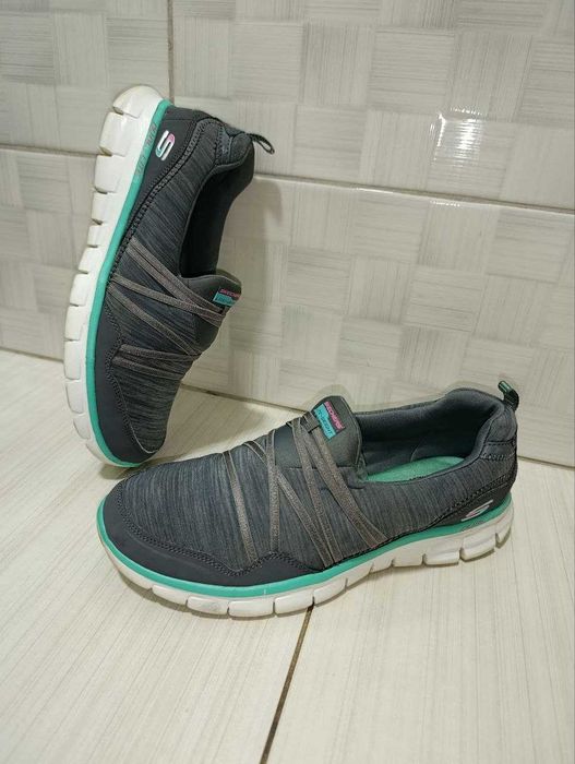 женские красовки слипоны Skechers размер 38