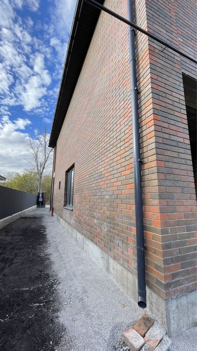 Продам будинок (дуплекс) в мальовничому місці, поруч з парком перемоги