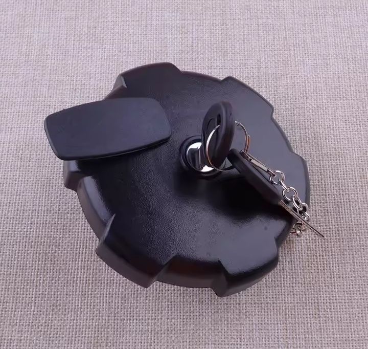 Кришка паливного бака підходить на вантажівку Volvo Benz.