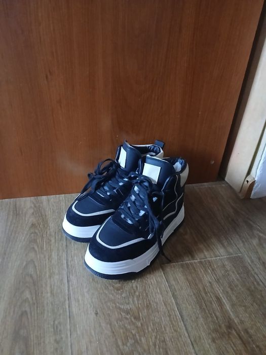 Ботинки сапоги кеди кросівки зимові