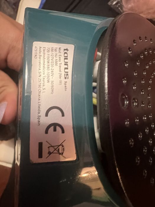 Ferro de engomar de viagem