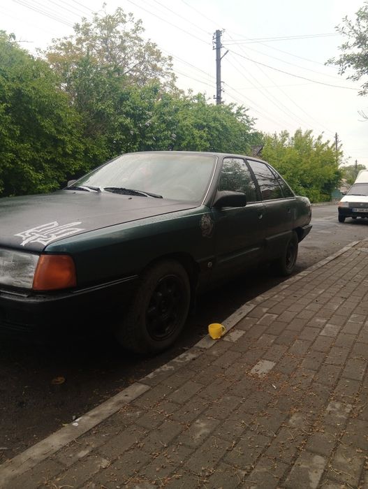 Продам Audi 100.