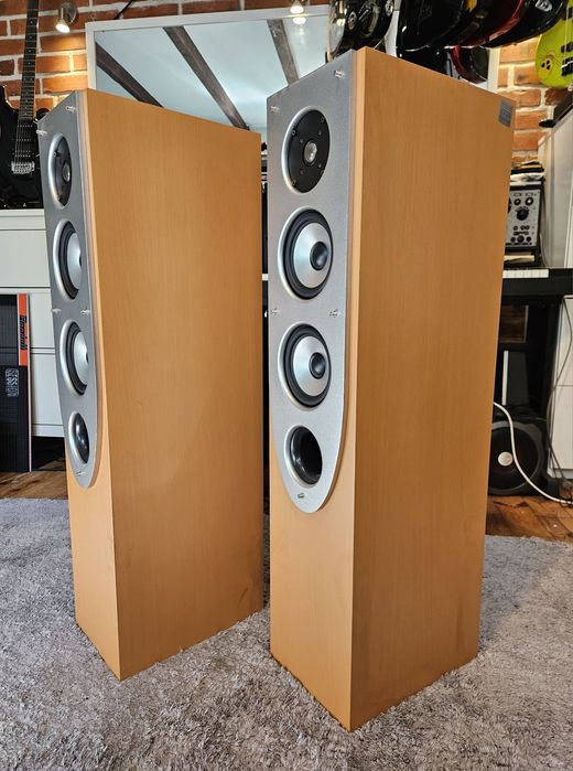 Duże kolumny słupkowe Reference w bardzo dobrym stanie