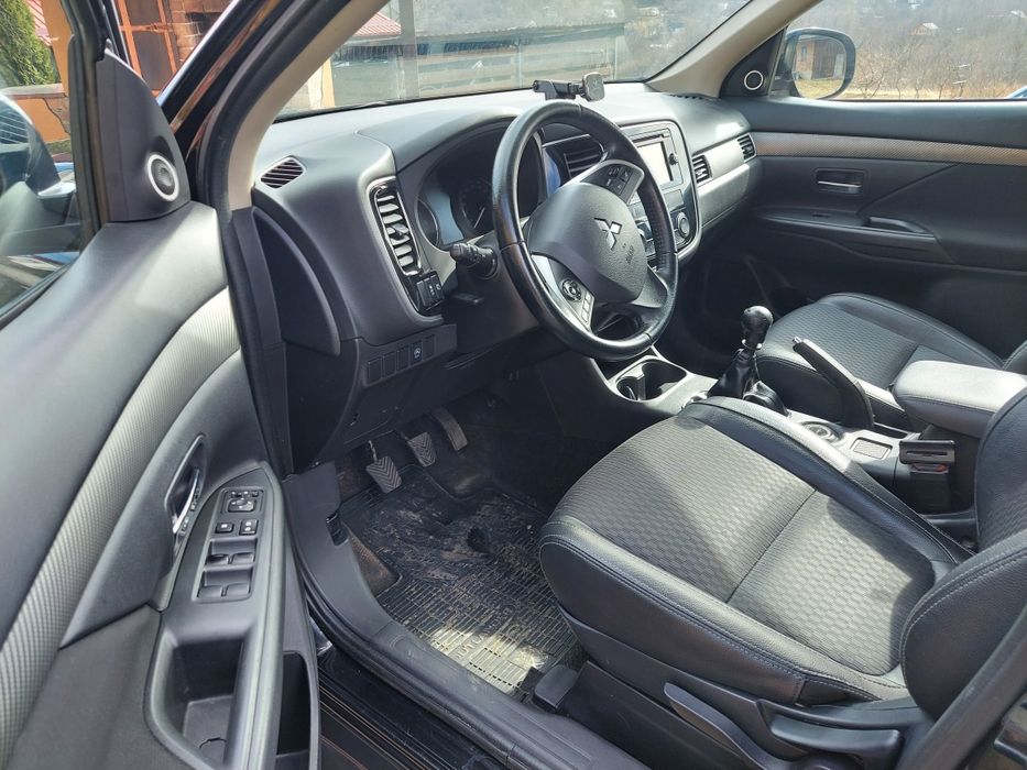 Мітсубіші Оутлендер 3