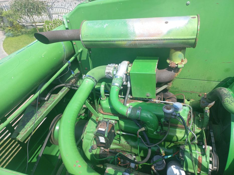 Комбайн John deere 1052