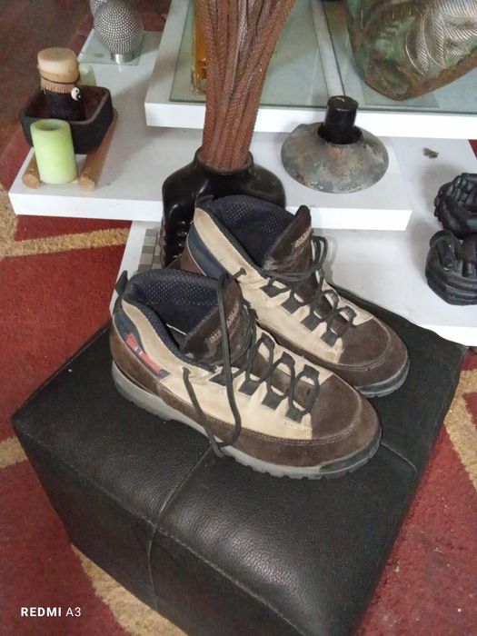 Botas em excelente estado de conservação