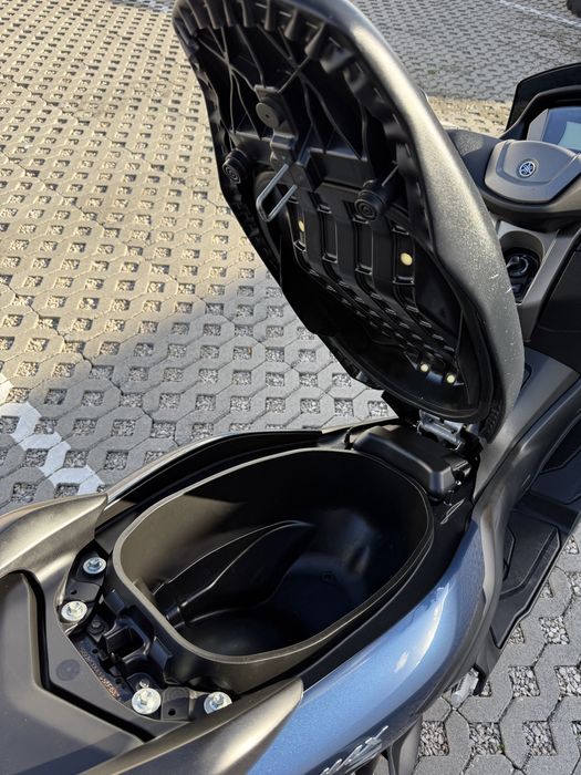 Yamaha NMAX 125 poucos kms