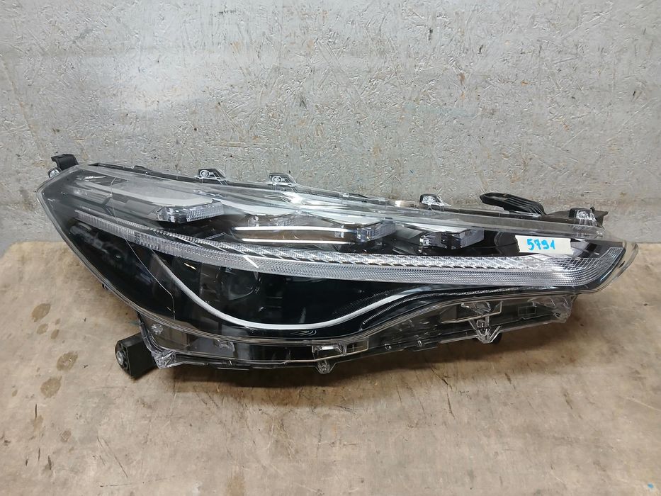 Lampa przód prawa toyota corolla cross full led 16-184
