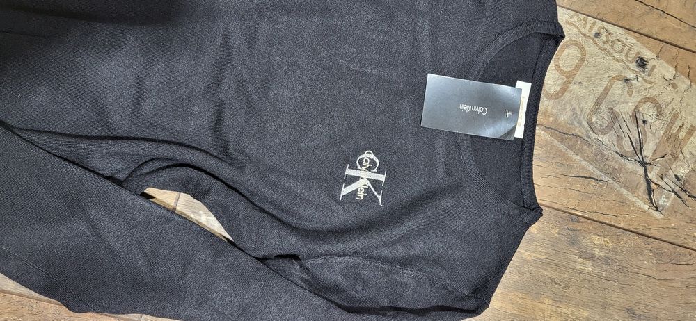 Czarny sweter damski logo jak kaszmir miękki milutki uni