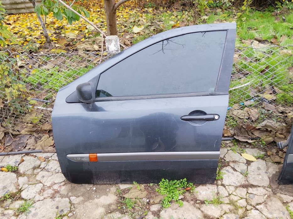 Продам двери Рено Лагуна
