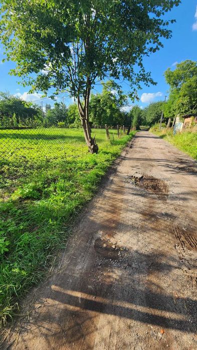 Продаж ділянки 10 сот  з будинком у Львові