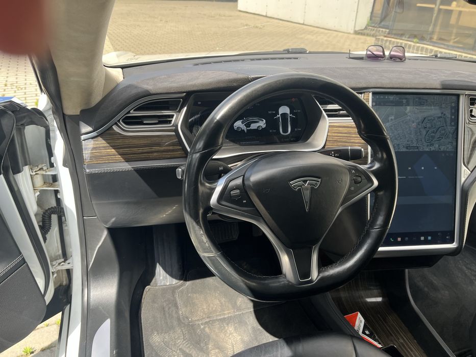 Tesla S 85 квт полный привод пневма
