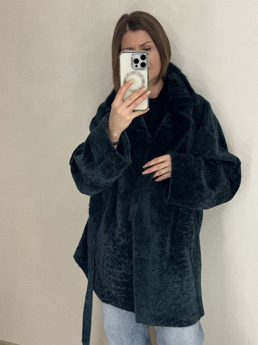 Шуба класика  английский вороиник цвет изумруд мутоновая шубка автолед