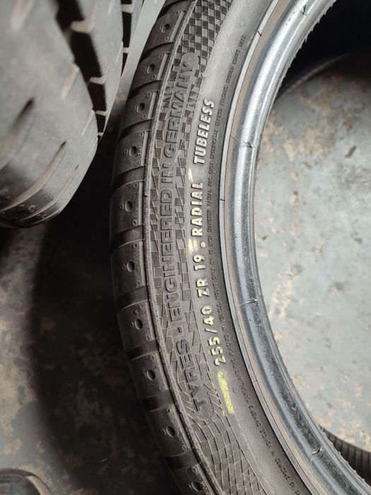 Шини R19 255/40 Continental SportContact2 літо комплект