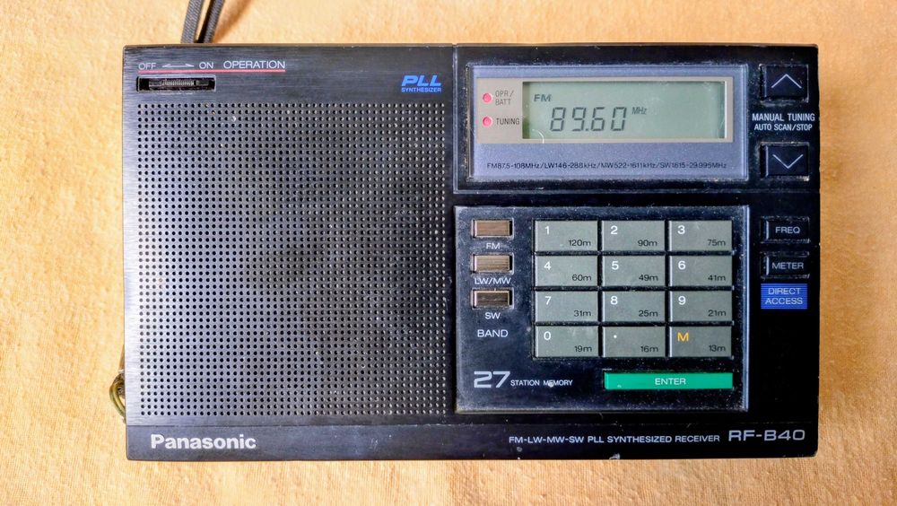 Radio Portatil Raro Panasonic RF-B40 FM/LW/MW/SW