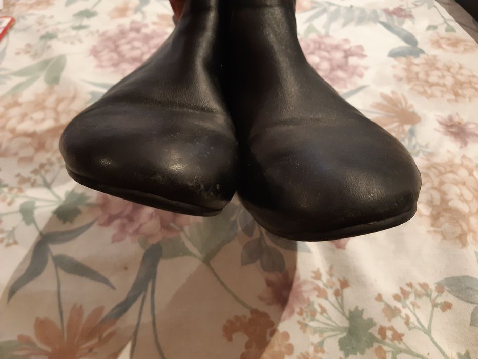 Czarne skórzane buty kazar 38