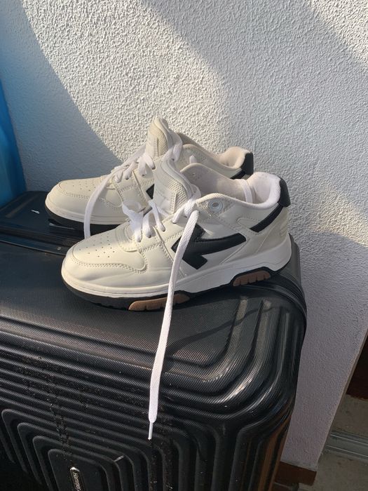 Ténis masculinos branco e preto