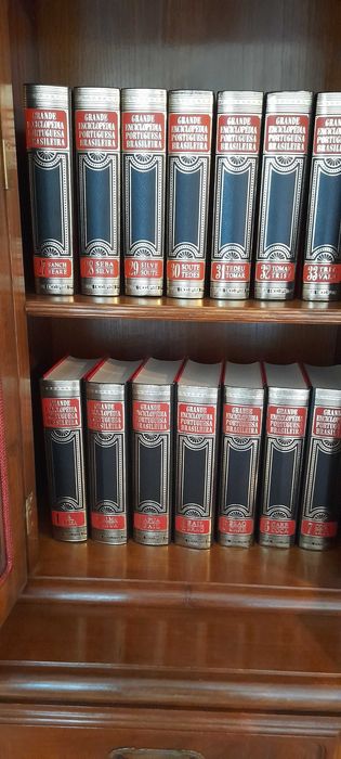 Enciclopédia Portuguesa e Brasileira como nova - 50 volumes